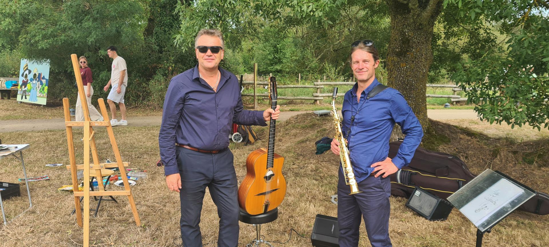Dimanche 17 septembre 2023, le groupe SAMOVAR SWING TRIO était en concert au Logis de la Chabotterie à Saint-Sulpice-le-Verdon (85), dans le cadre des Journées Européennes du Patrimoine et du 27ème Concours d’Artistes Peintres !