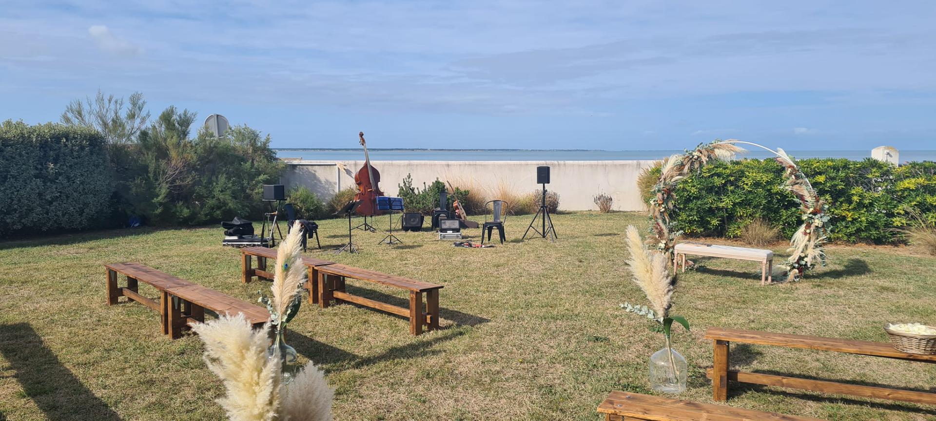 Samedi 23 septembre 2023, le groupe BARAKA SWING TRIO était à la VILLA 180° MER, L’Houmeau (17), pour l’animation de la cérémonie et du cocktail d'un mariage  !