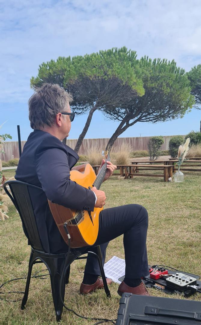 Samedi 23 septembre 2023, le groupe BARAKA SWING TRIO était à la VILLA 180° MER, L’Houmeau (17), pour l’animation de la cérémonie et du cocktail d'un mariage  !