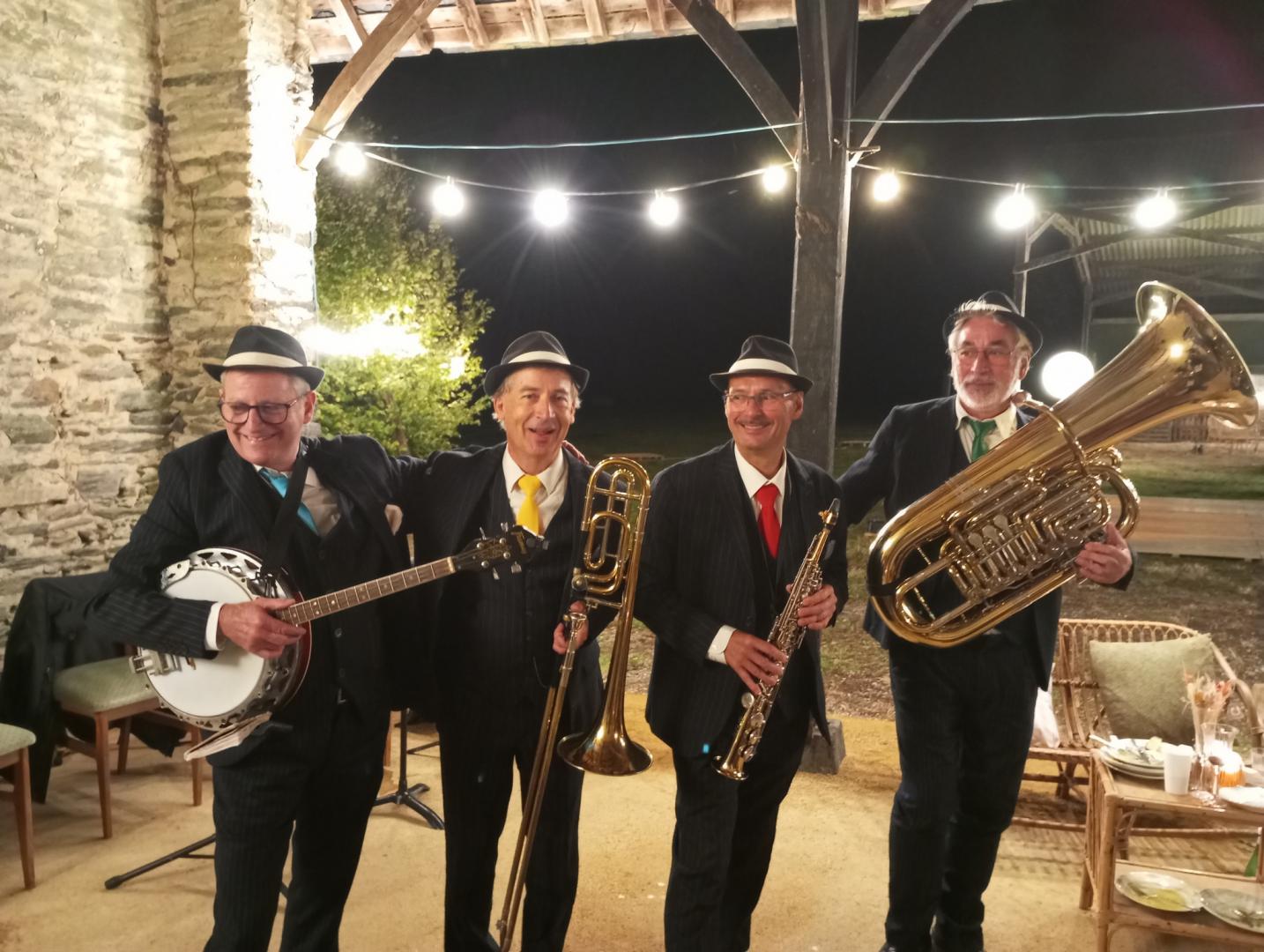Samedi 23 septembre 2023, le groupe ONLY NEW JAZZ BAND était en formule 4tet à La Prévière, Ombrée d’Anjou (49), pour l’animation d’un bal de mariage  !