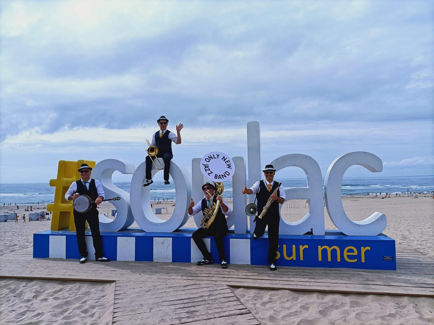 Dimanche 23 juillet 2023, le groupe ONLY NEW JAZZ BAND était en formule 4tet à Soulac-sur-Mer (33) ☀️ !