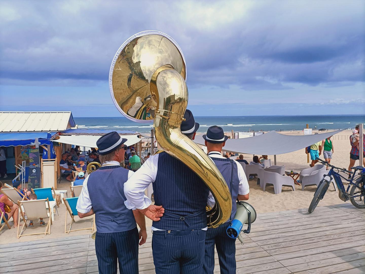 Dimanche 23 juillet 2023, le groupe ONLY NEW JAZZ BAND était en formule 4tet à Soulac-sur-Mer (33) ☀️ !