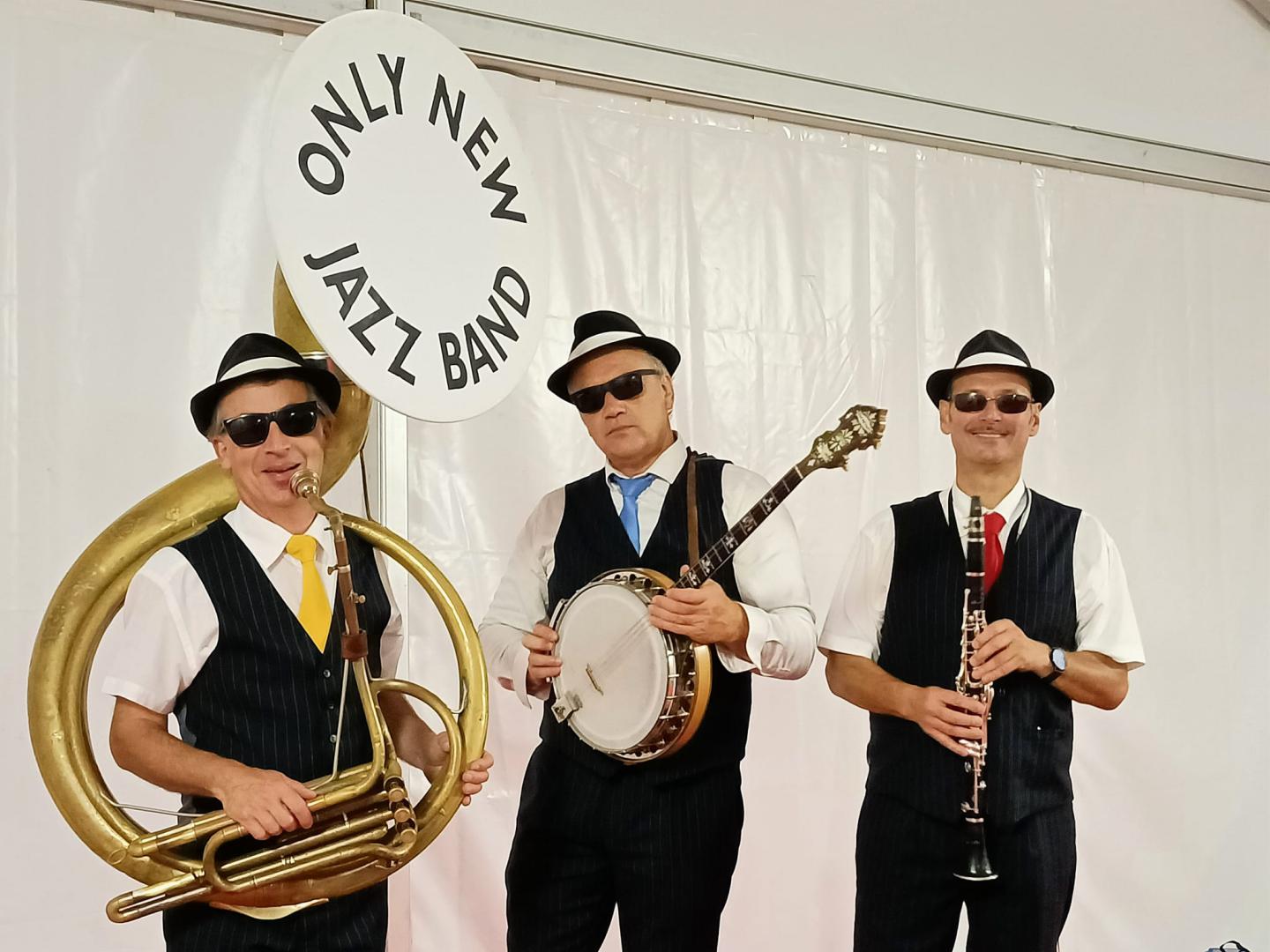 Jeudi 28 septembre 2023, le groupe ONLY NEW JAZZ BAND était en formule Trio à La Roche-sur-Yon (85), pour l'inauguration de l'agence d'une entreprise (Groupe LE LOREC) !