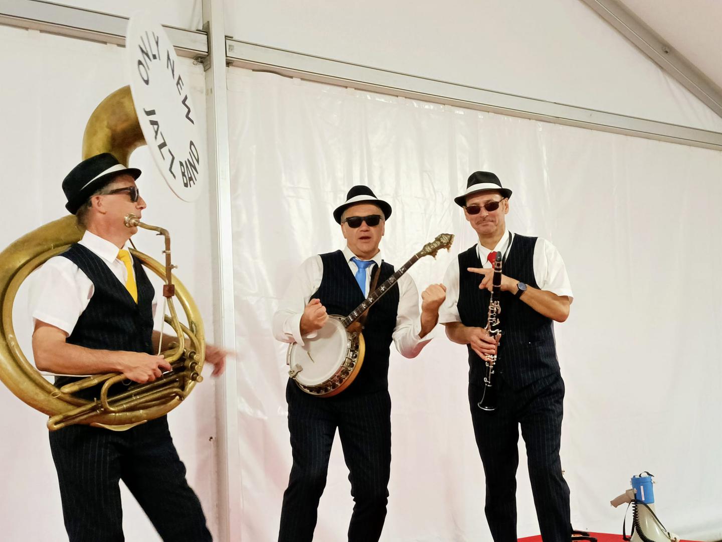 Jeudi 28 septembre 2023, le groupe ONLY NEW JAZZ BAND était en formule Trio à La Roche-sur-Yon (85), pour l'inauguration de l'agence d'une entreprise (Groupe LE LOREC) !
