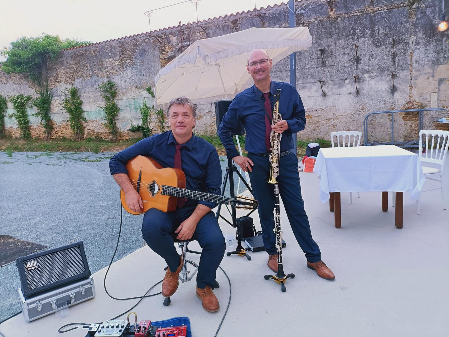 Mercredi 14 juin 2023, le groupe SAMOVAR SWING DUO était au Domaine des Noces à Bazoges-en-Pareds (85), pour une soirée du Club Kiwanis