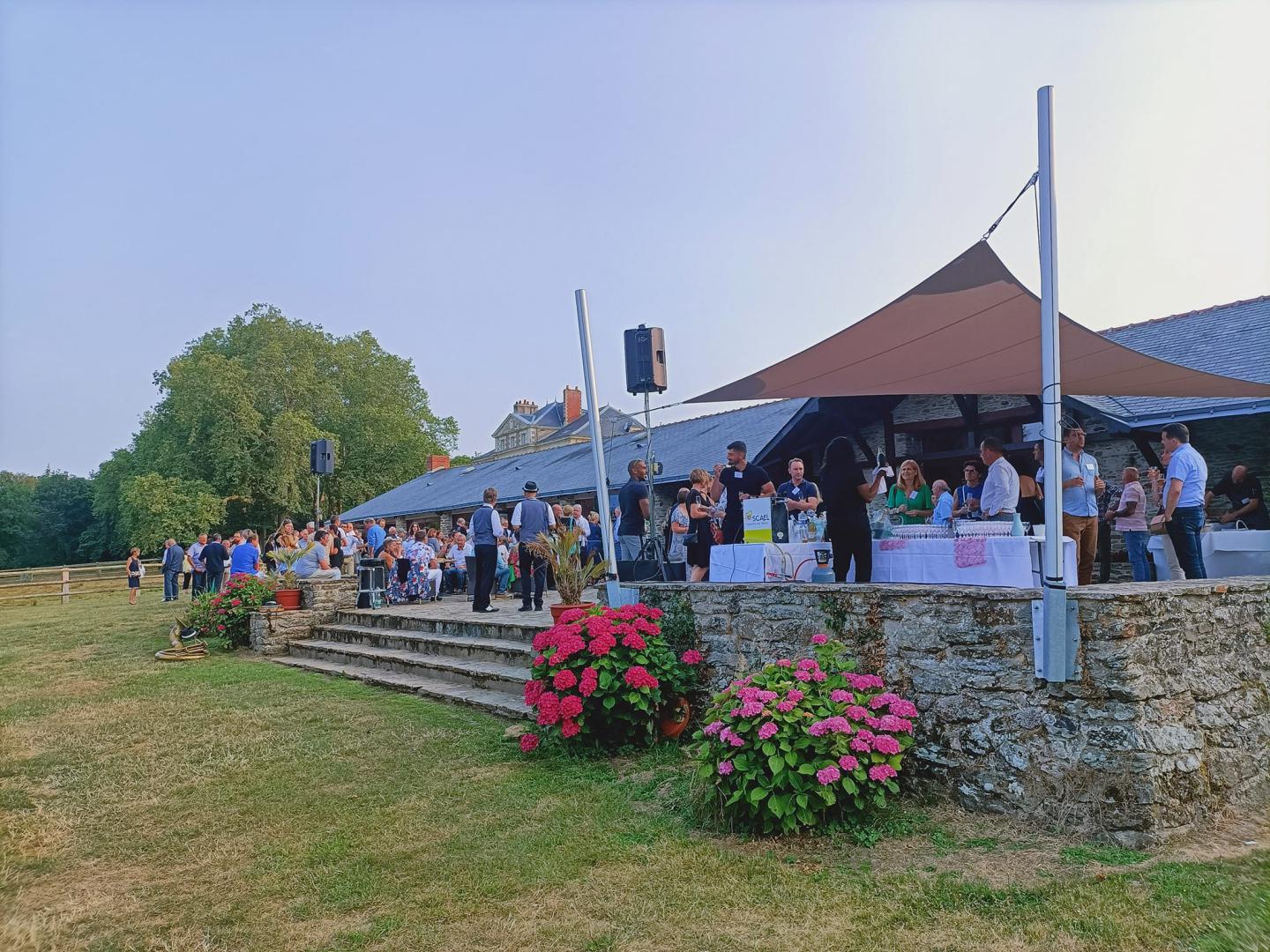 Mardi 27 juin 2023, le groupe ONLY NEW JAZZ BAND était en formule Trio au Château de la Poterie à La Chapelle-sur-Erdre (44), pour l’animation d’un cocktail d’entreprise !