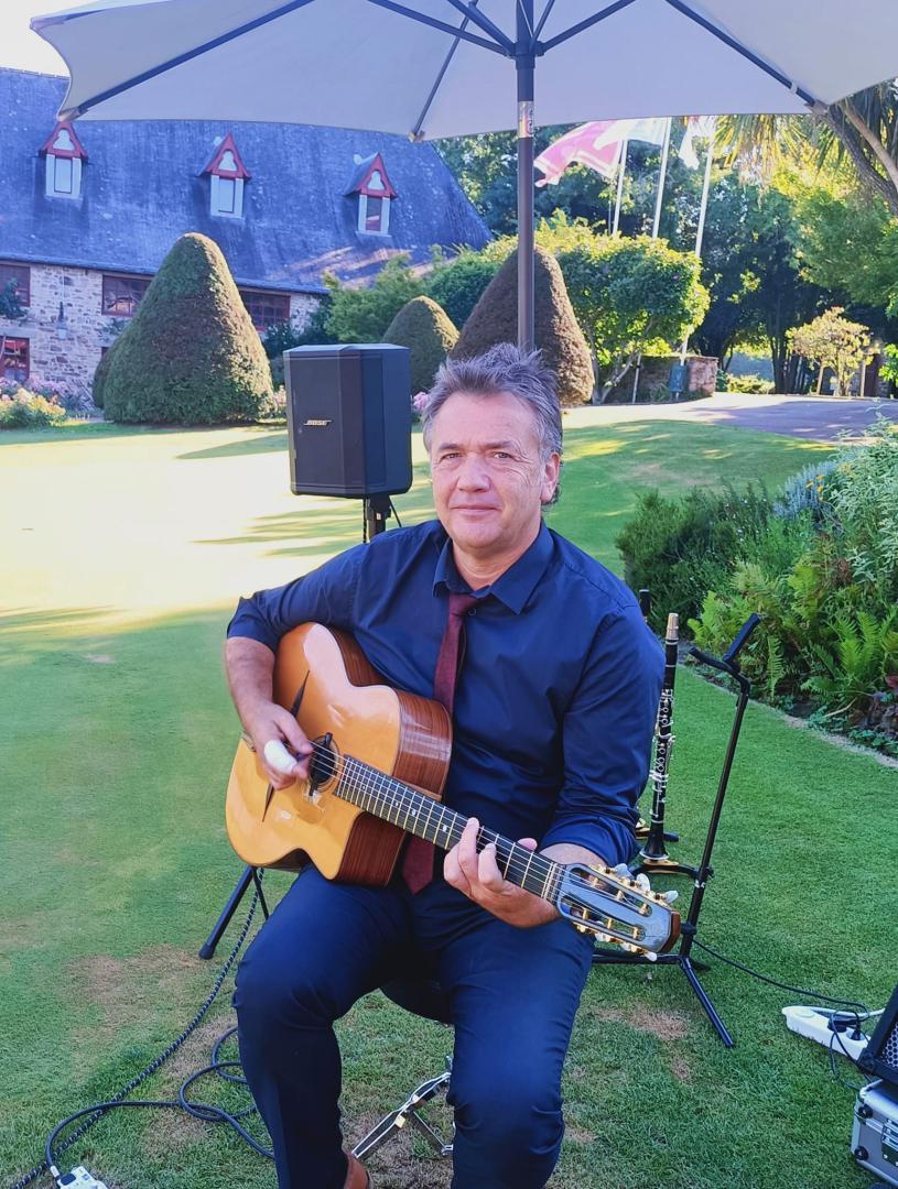 Mardi 18 juillet 2023, SAMOVAR SWING DUO était à Missillac (44), pour la 1ère soirée des concerts de l'été au Domaine de la Bretesche !