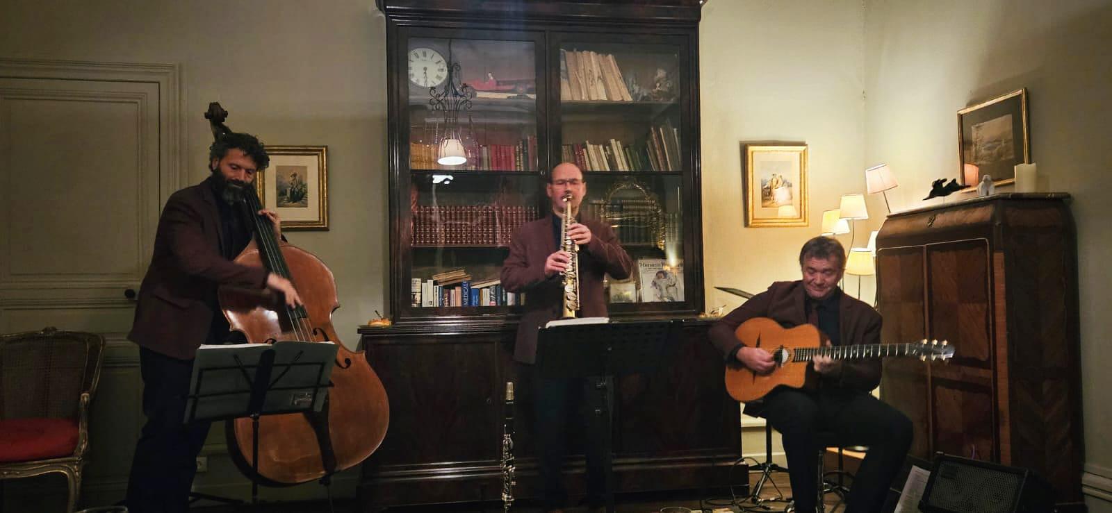 Jeudi 07 décembre 2023, le groupe SAMOVAR SWING TRIO était au domaine de Pierre Levée à Chaumes-en-Retz (44) pour un concert &#34;Tzigane/Klezmer&#34; lors d'une soirée de mariage !